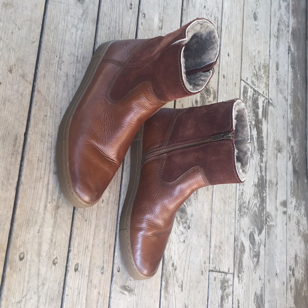 FRYE Celia shearling lined boot!